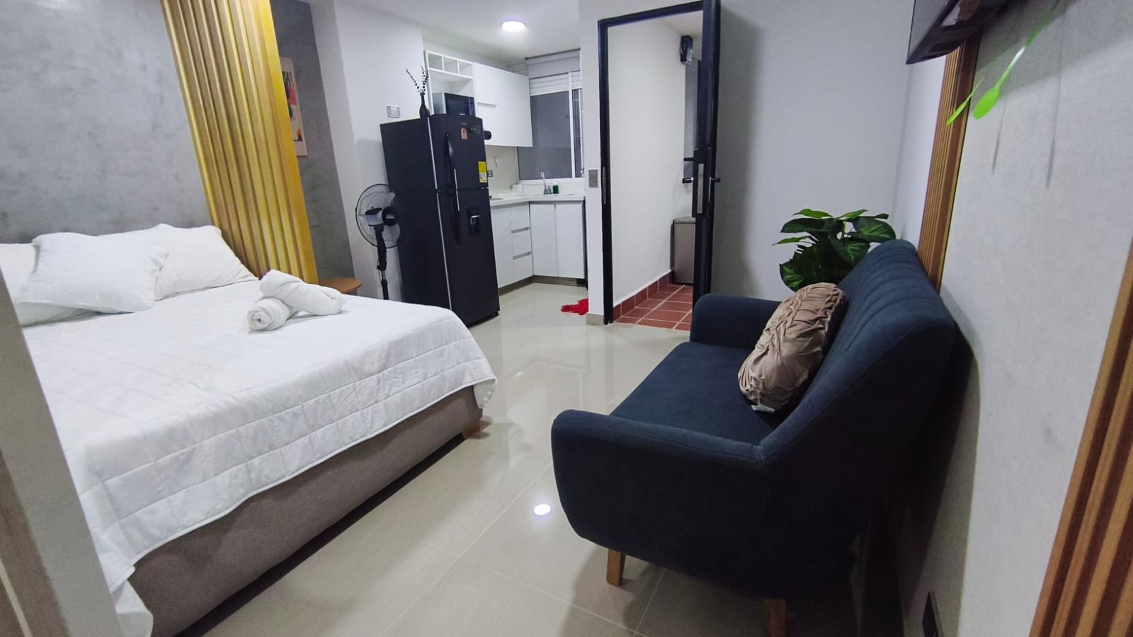 Se Arrienda Apartaestudio Amoblado, en San Javier, Medellín