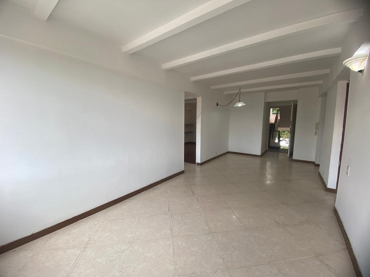 Iluminado Apartamento para Arriendo en Calasanz, Medellín