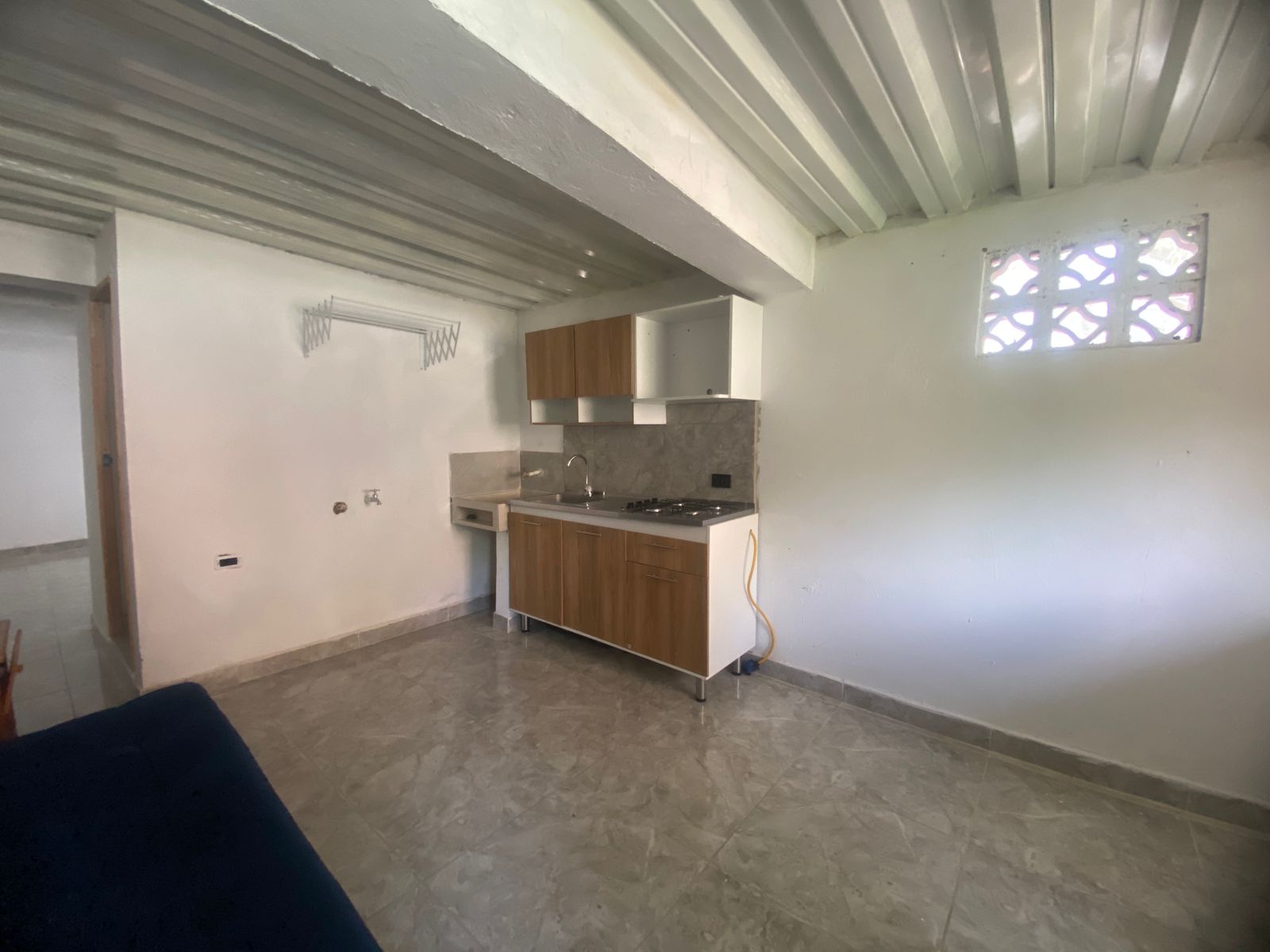 Amplio Apartaestudio para Arriendo en San Cristobal, Medellín