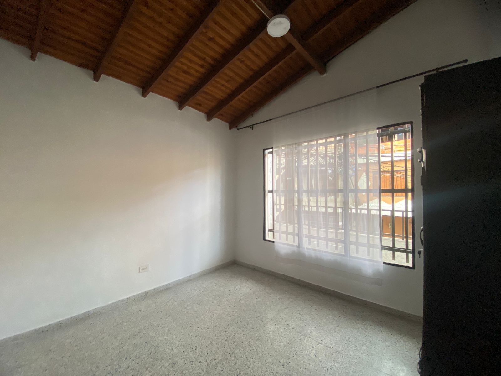 Apartamento para Arriendo con Estratégica Ubicación en Robledo