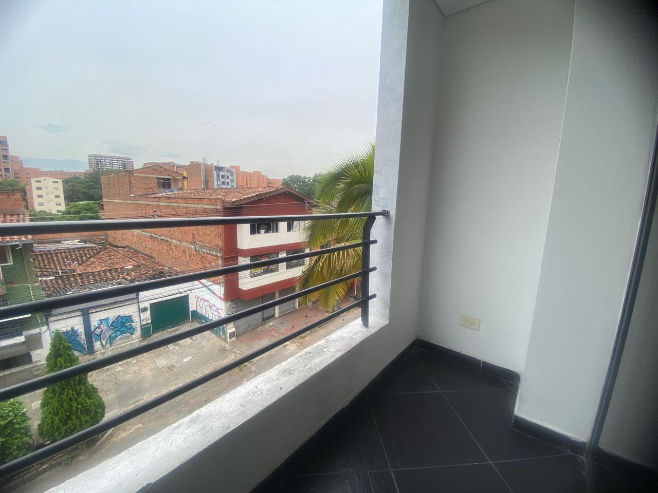 Amplio Apartamento Amoblado para Arriendo en La America, Medellín