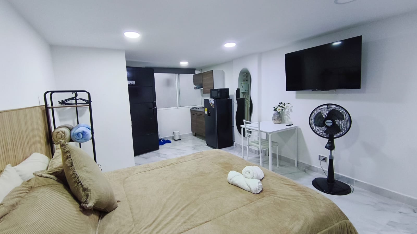 Se Arrienda Apartaestudio Amoblado, en San Javier, Medellín