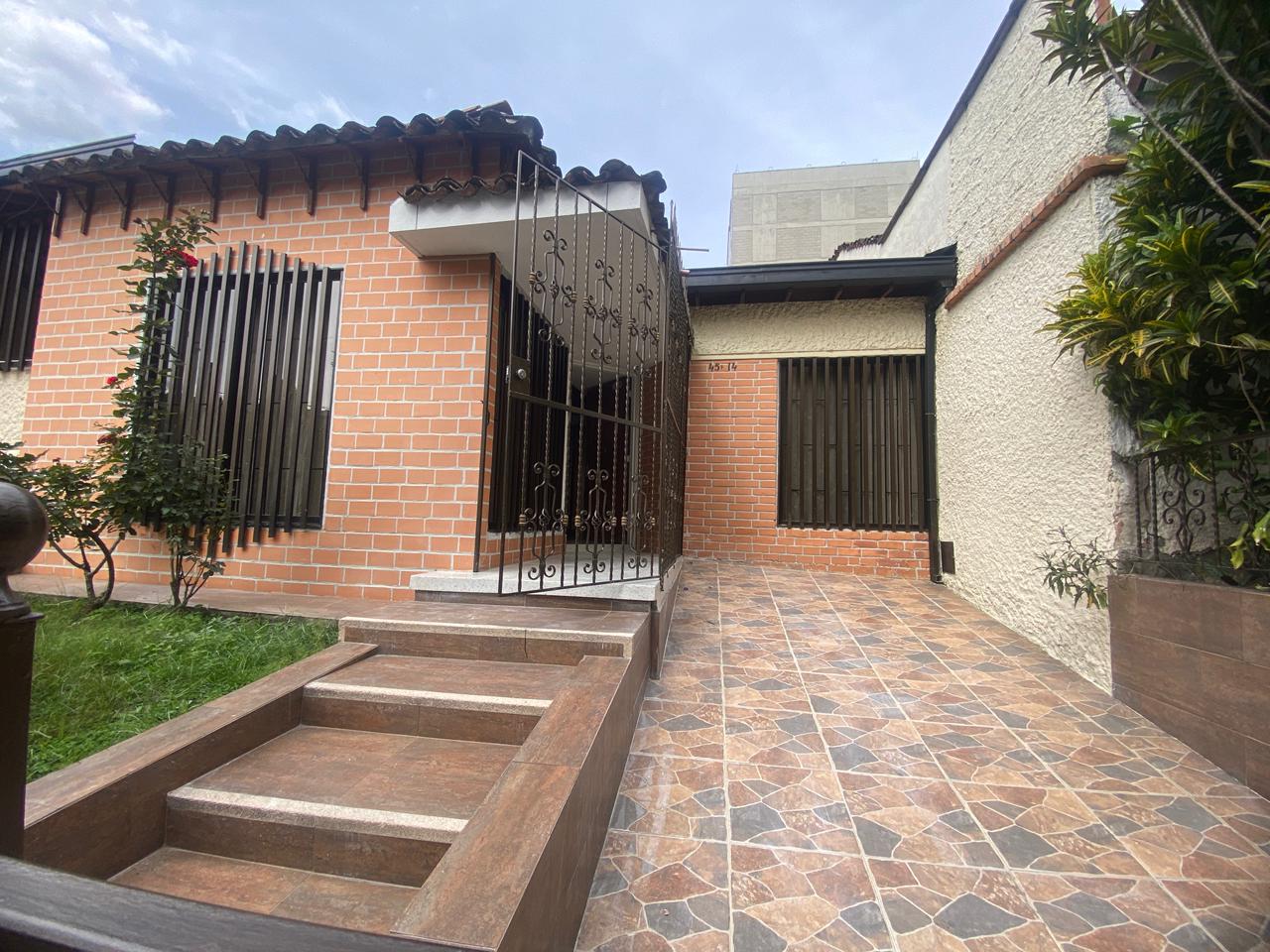 Amplia Casa para Arriendo en el Velódromo, Medellín
