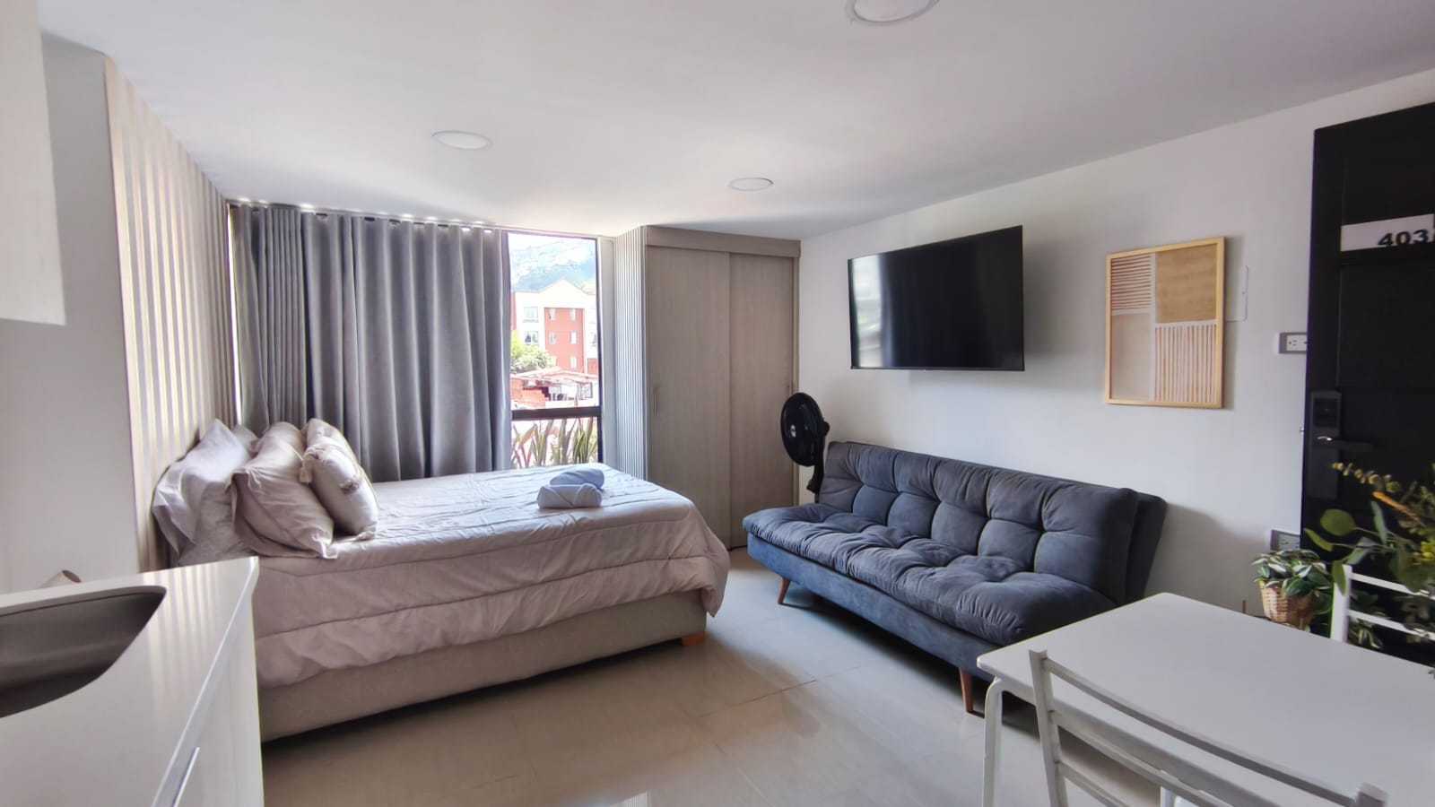 Se Arrienda Apartaestudio Amoblado, en San Javier, Medellín
