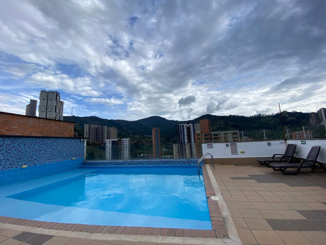 Amplio Apartamento para Arriendo en Sabaneta, Medellín