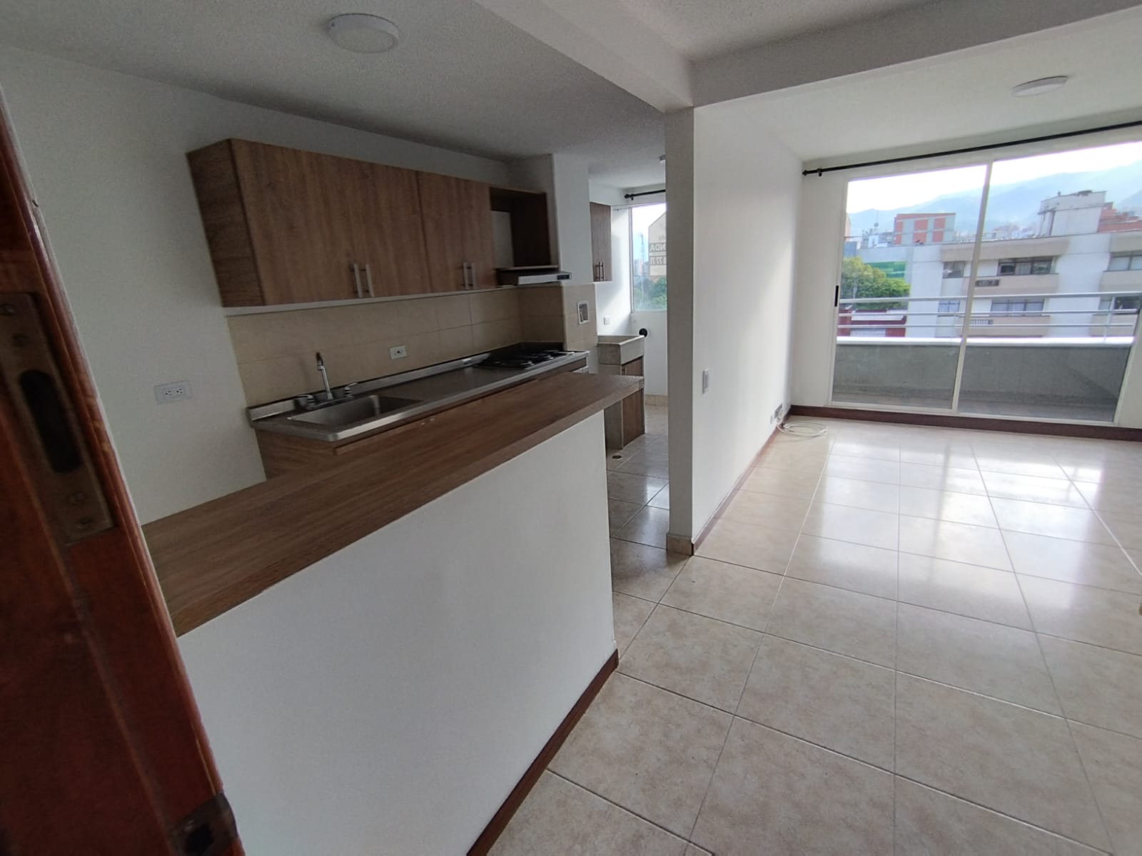 Se arrienda apartamento en Aires de Valencia,Estadio,Medellín