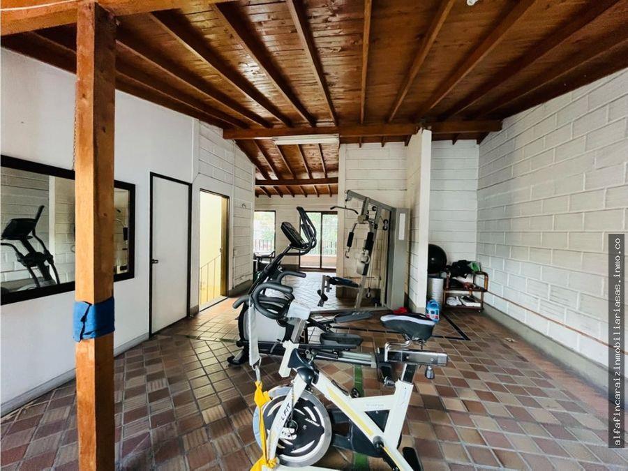 Se Vende Edificio De Cuatro Niveles En Laureles, Medellín