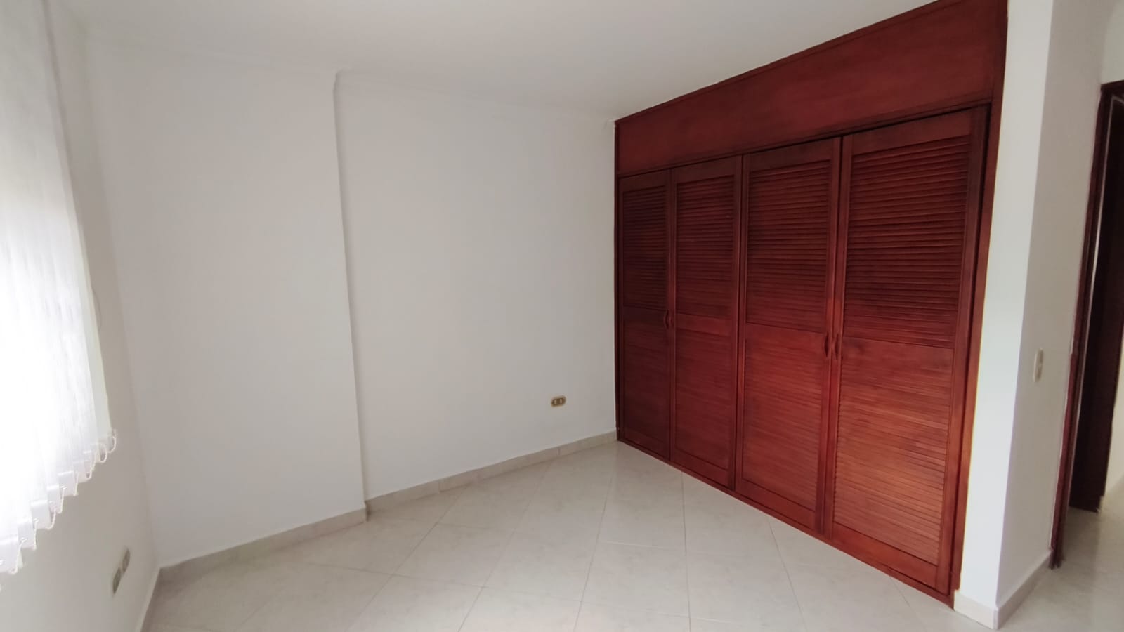 Se Arrienda Apartamento en los Colores, Medellín