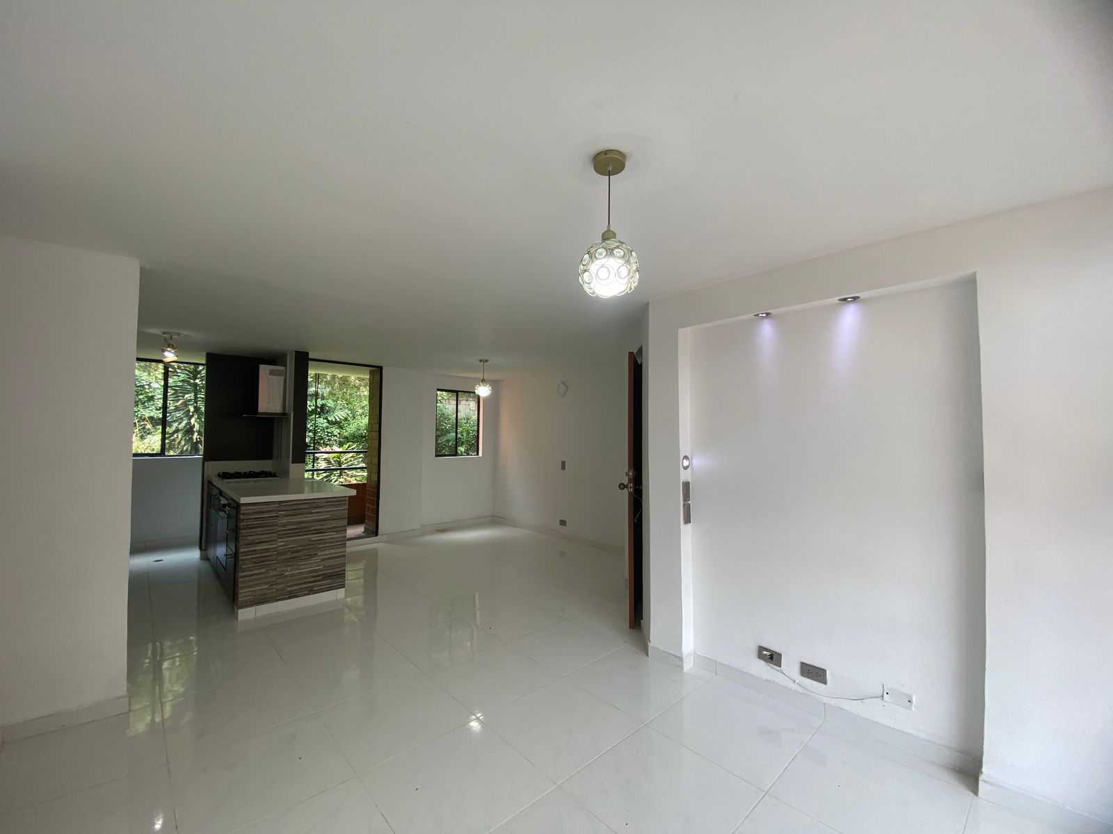 Moderno Apartamento para Arriendo en San Diego, Medellín