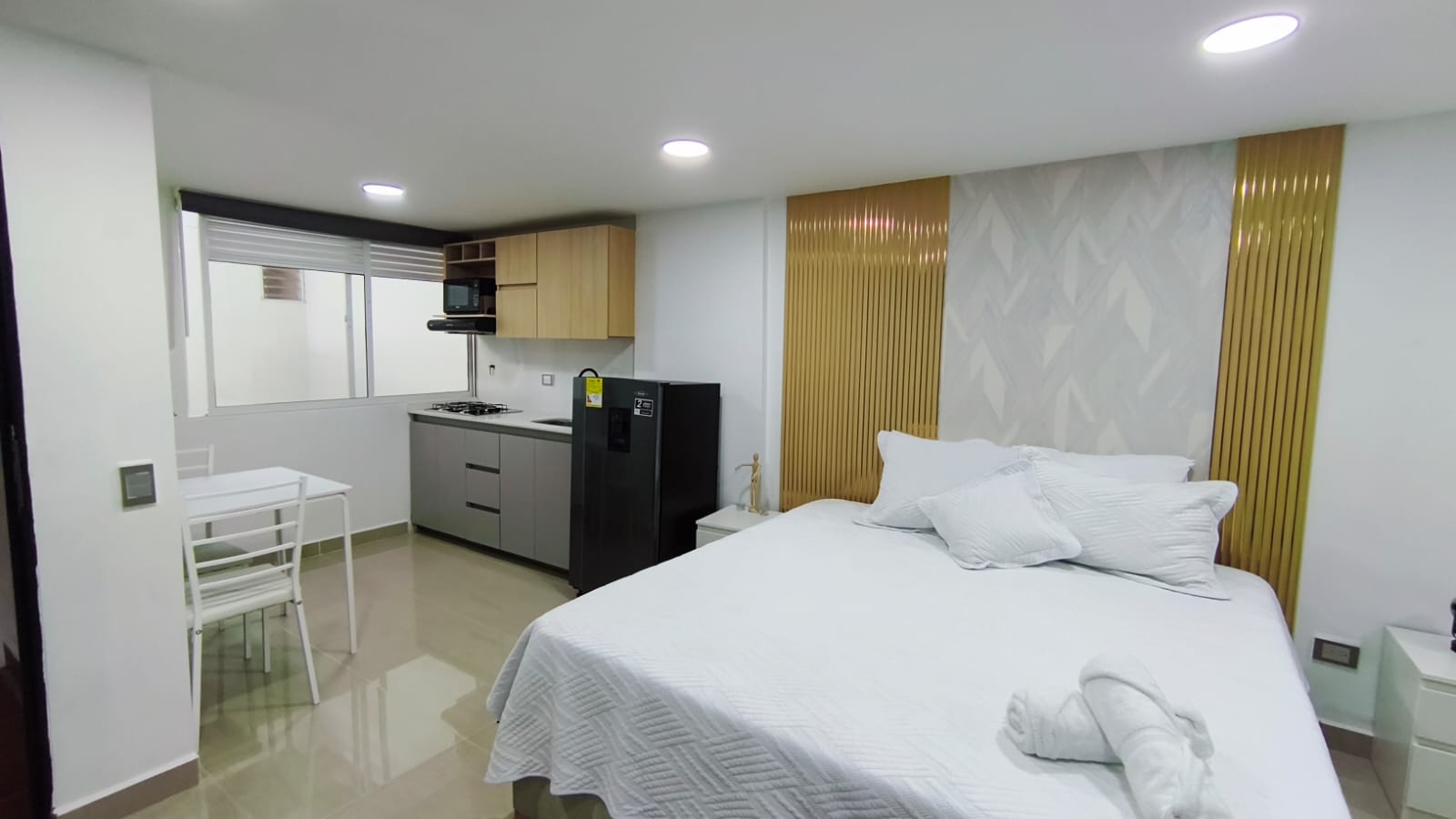 Se Arrienda Apartaestudio Amoblado, en San Javier, Medellín