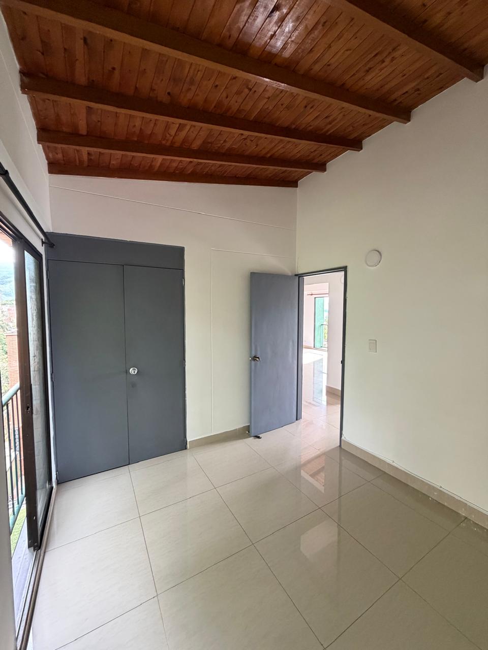 Se Arrienda Apartamento en Laureles La Castellana Medellín