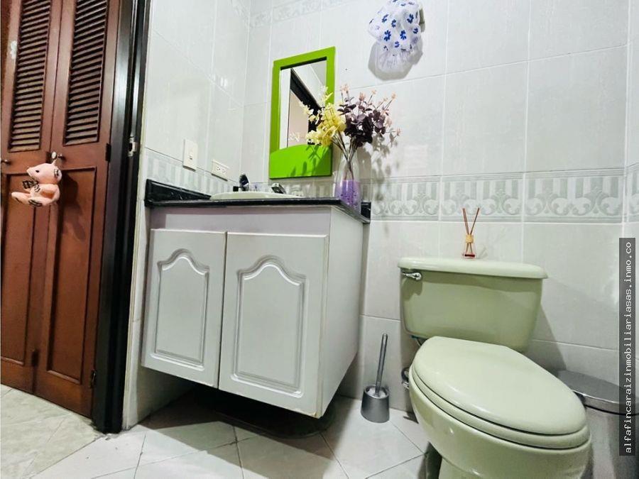 Se Vende Edificio De Cuatro Niveles En Laureles, Medellín