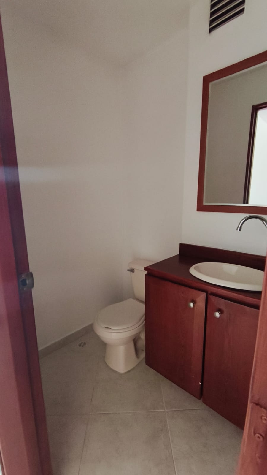 Se Arrienda Apartamento en los Colores, Medellín