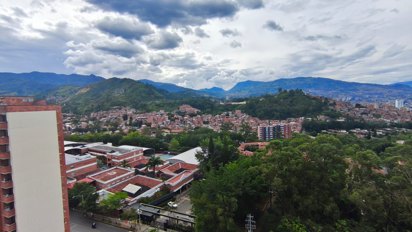 ARRIENDO DE APARTAMENTO EN LOMA DEL LOS BERNAL, MEDELLIN