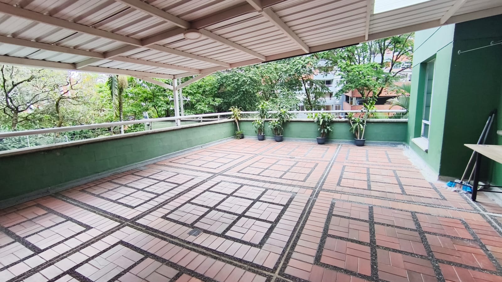 Se Arrienda Apartamento en la Loma de los Bernal, Medellín