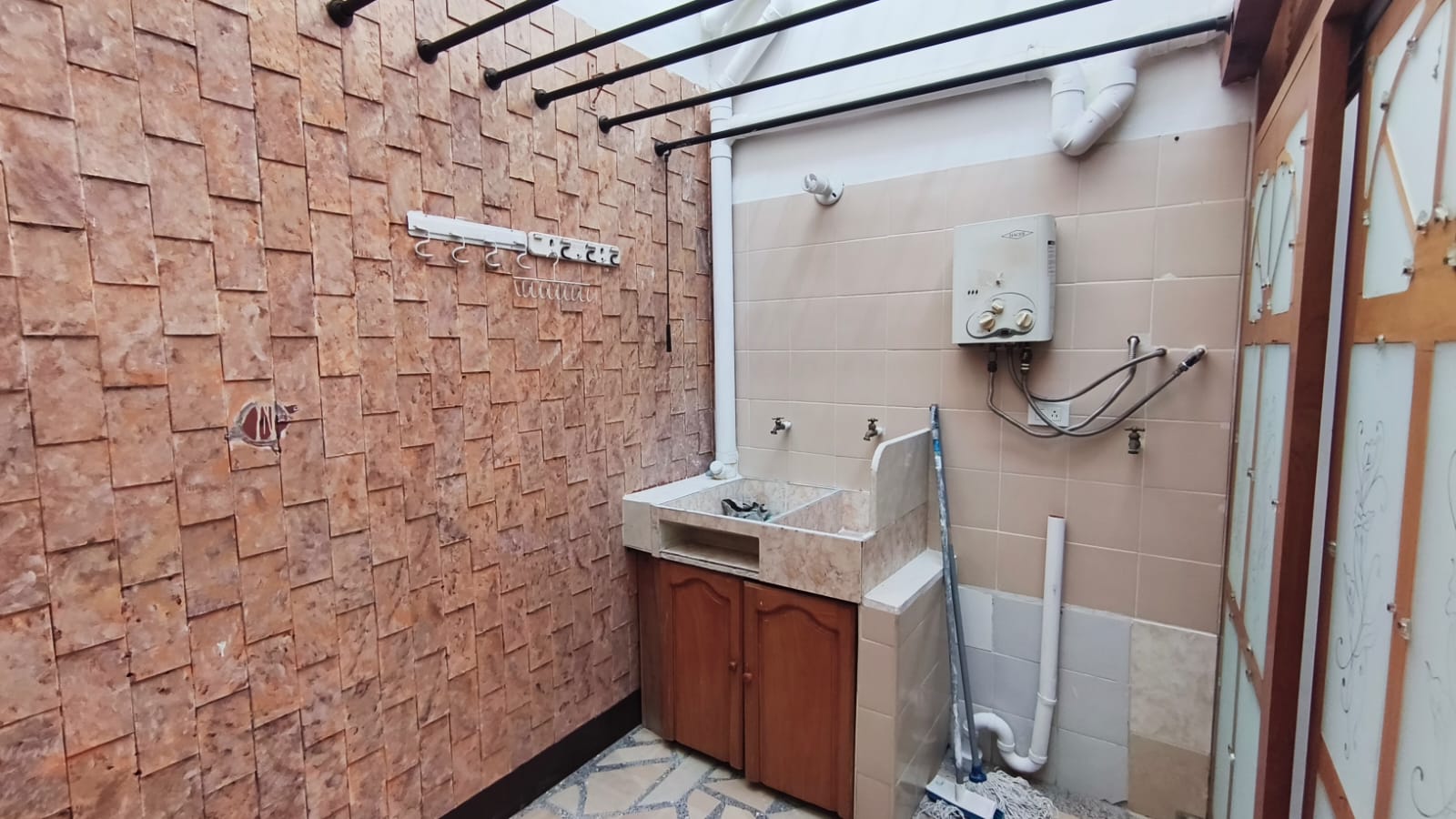Se Arrienda Casa en Primer Piso en la Castellana, Medellín
