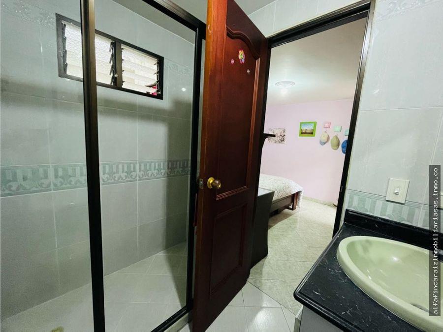Se Vende Edificio De Cuatro Niveles En Laureles, Medellín