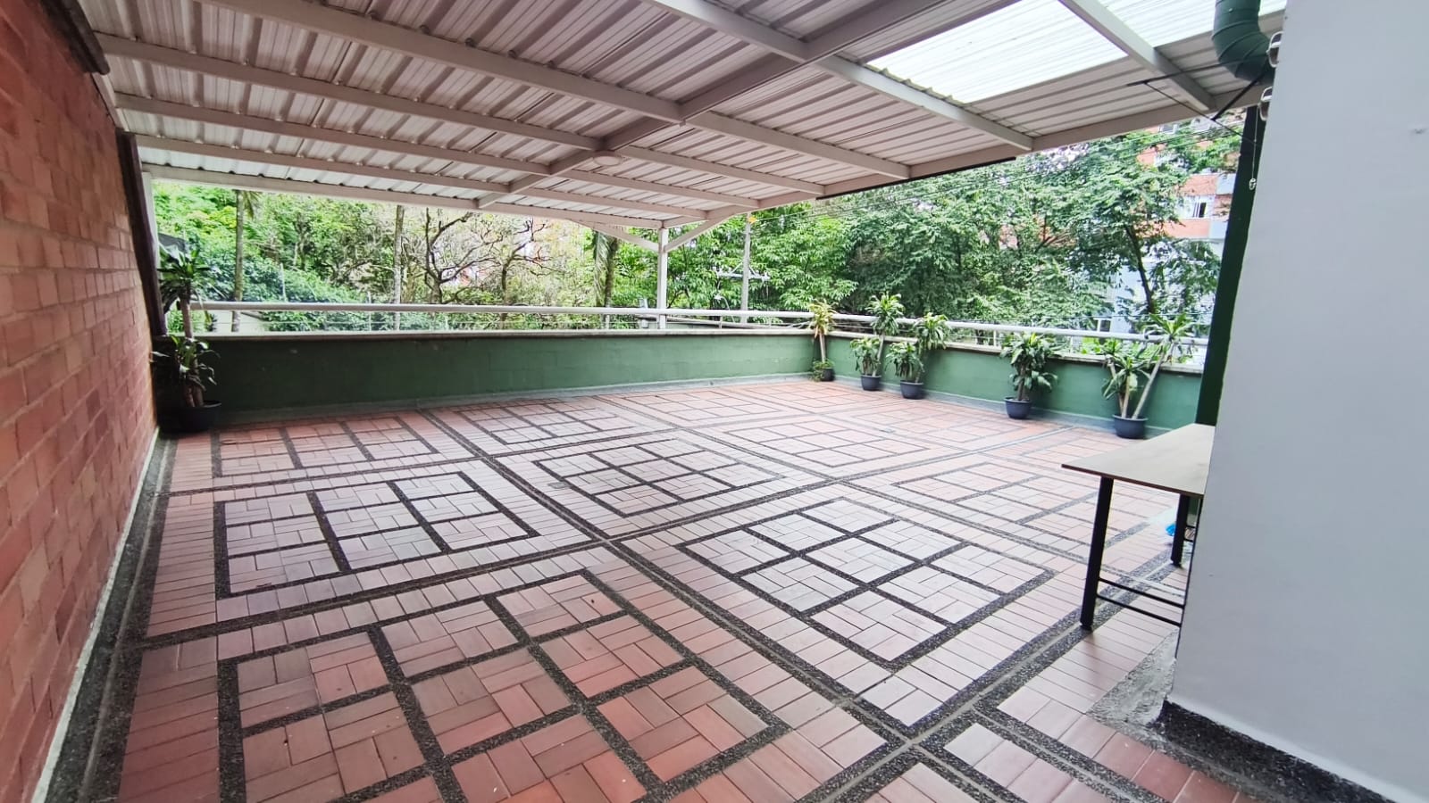 Se Arrienda Apartamento en la Loma de los Bernal, Medellín