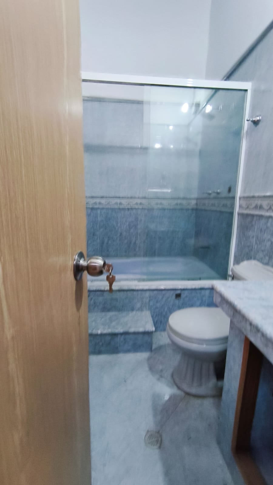 Se Arrienda Casa Comercial En El Velodromo; Medellin