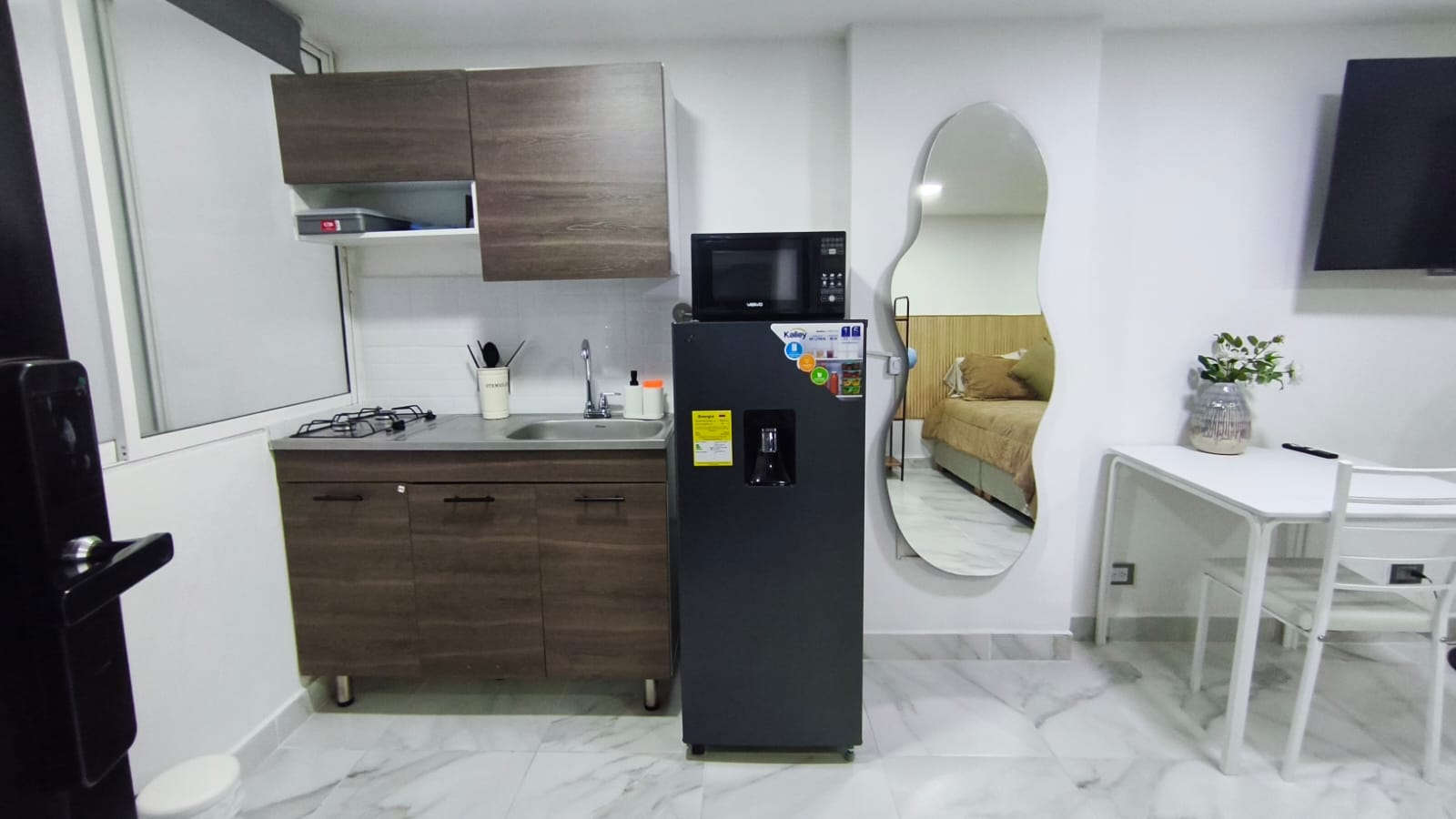 Se Arrienda Apartaestudio Amoblado, en San Javier, Medellín