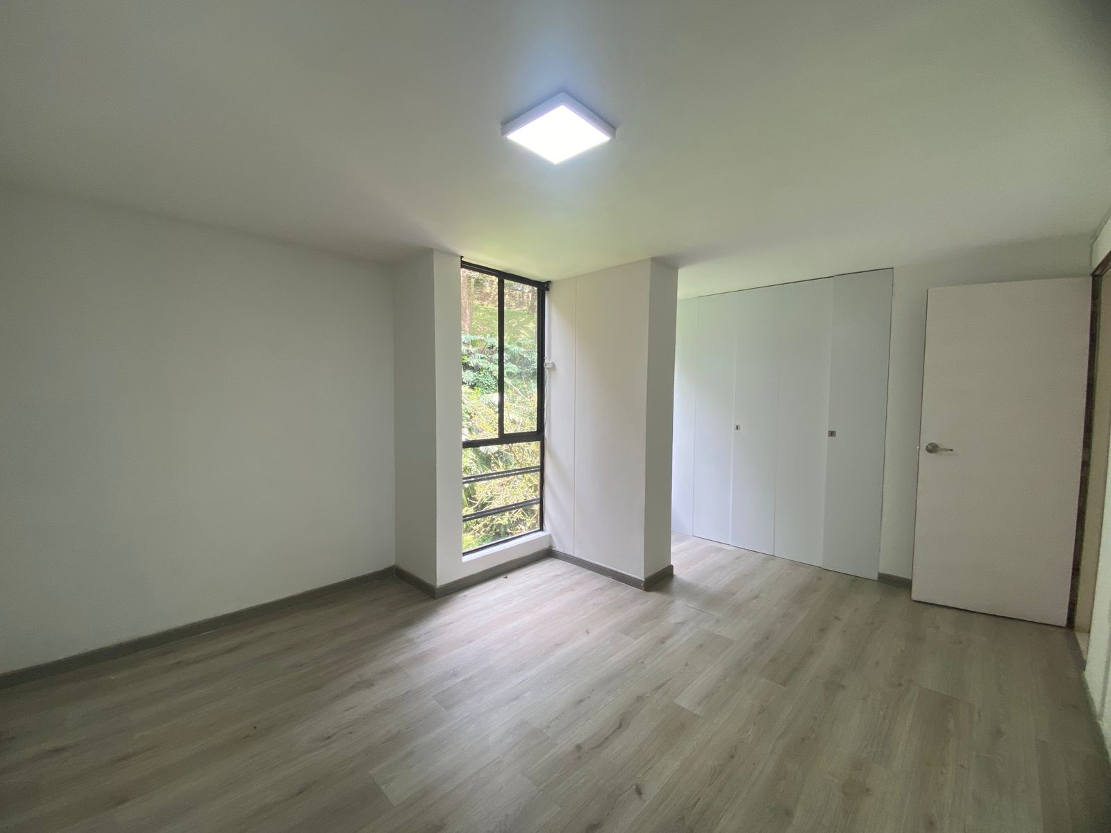 Moderno Apartamento para Arriendo en San Diego, Medellín