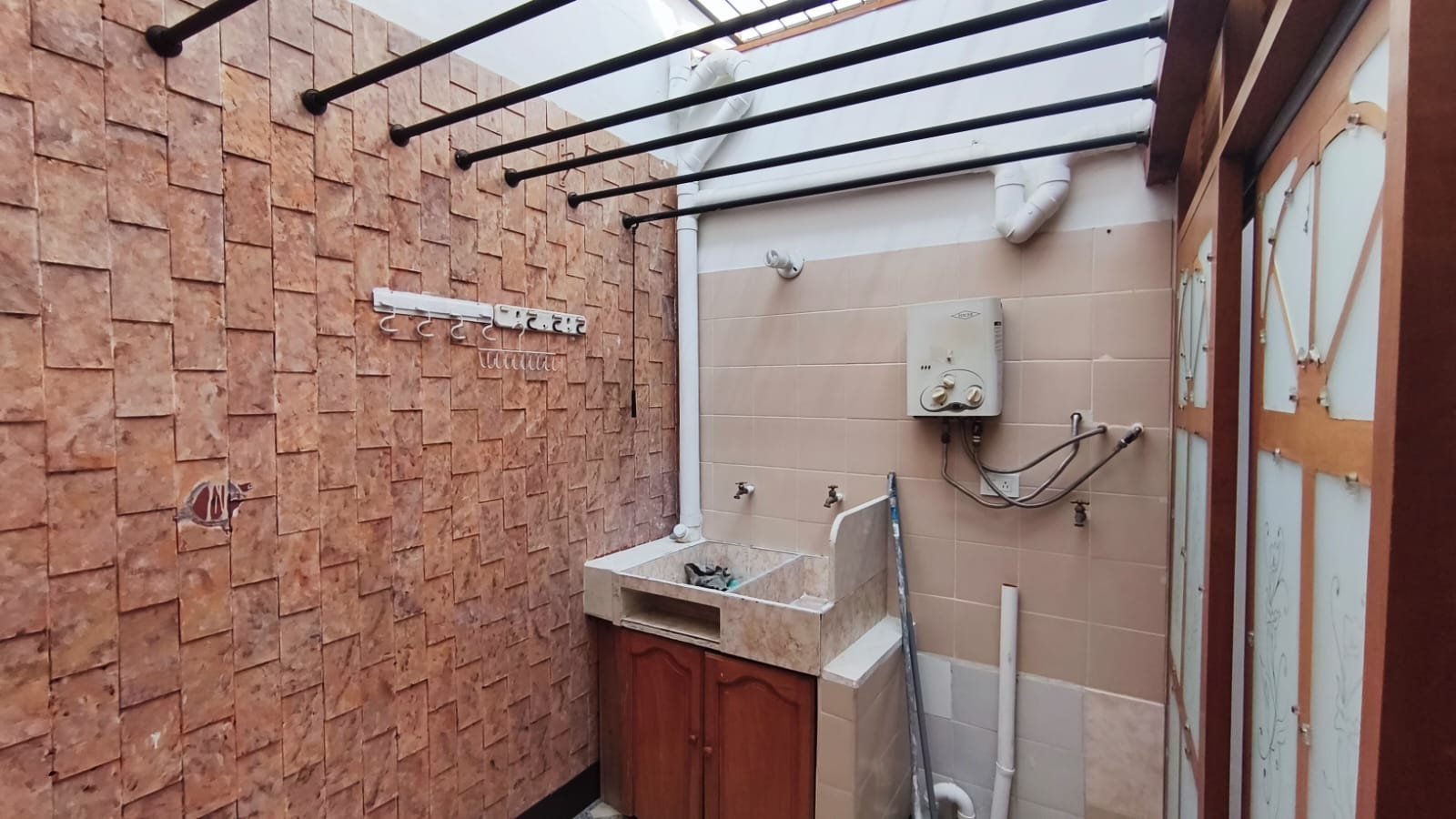 Se Arrienda Casa en Primer Piso en la Castellana, Medellín
