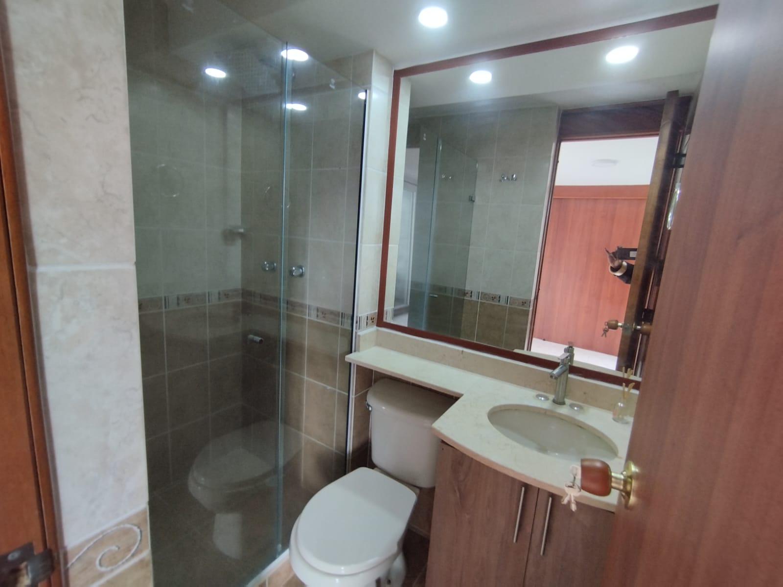Se arrienda apartamento en Aires de Valencia,Estadio,Medellín