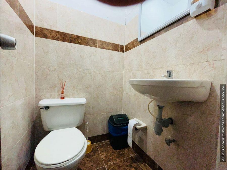 Se Vende Edificio De Cuatro Niveles En Laureles, Medellín