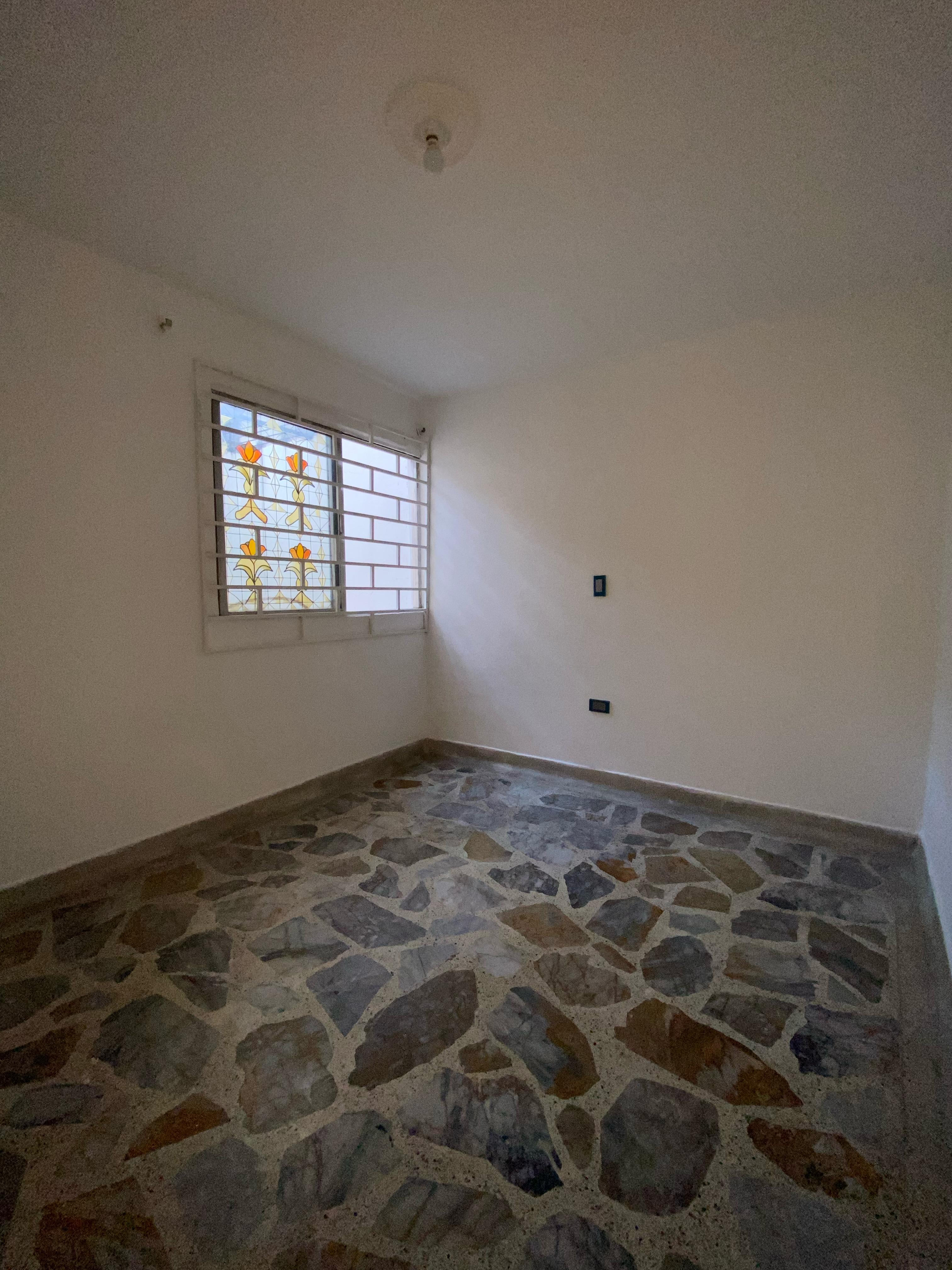 Se Arrienda Apartamento En La Floresta, Medellín