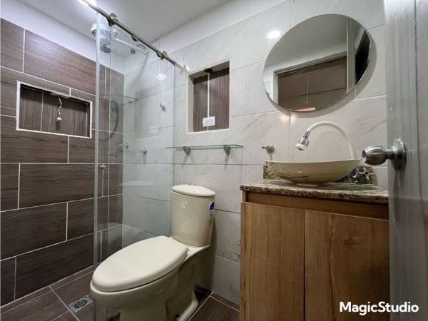 Se Vende Casa en Primer Piso en Robledo Aures, Medellín