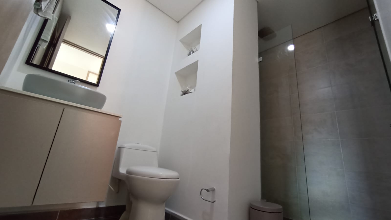 Se Arrienda Apartamento En La Castellana, Medellin