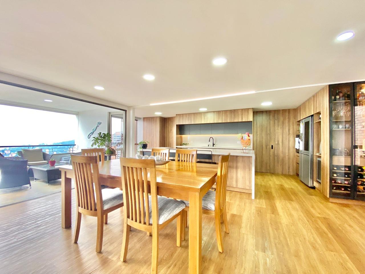Se Arrienda Apartamento En El Poblado, Medellín