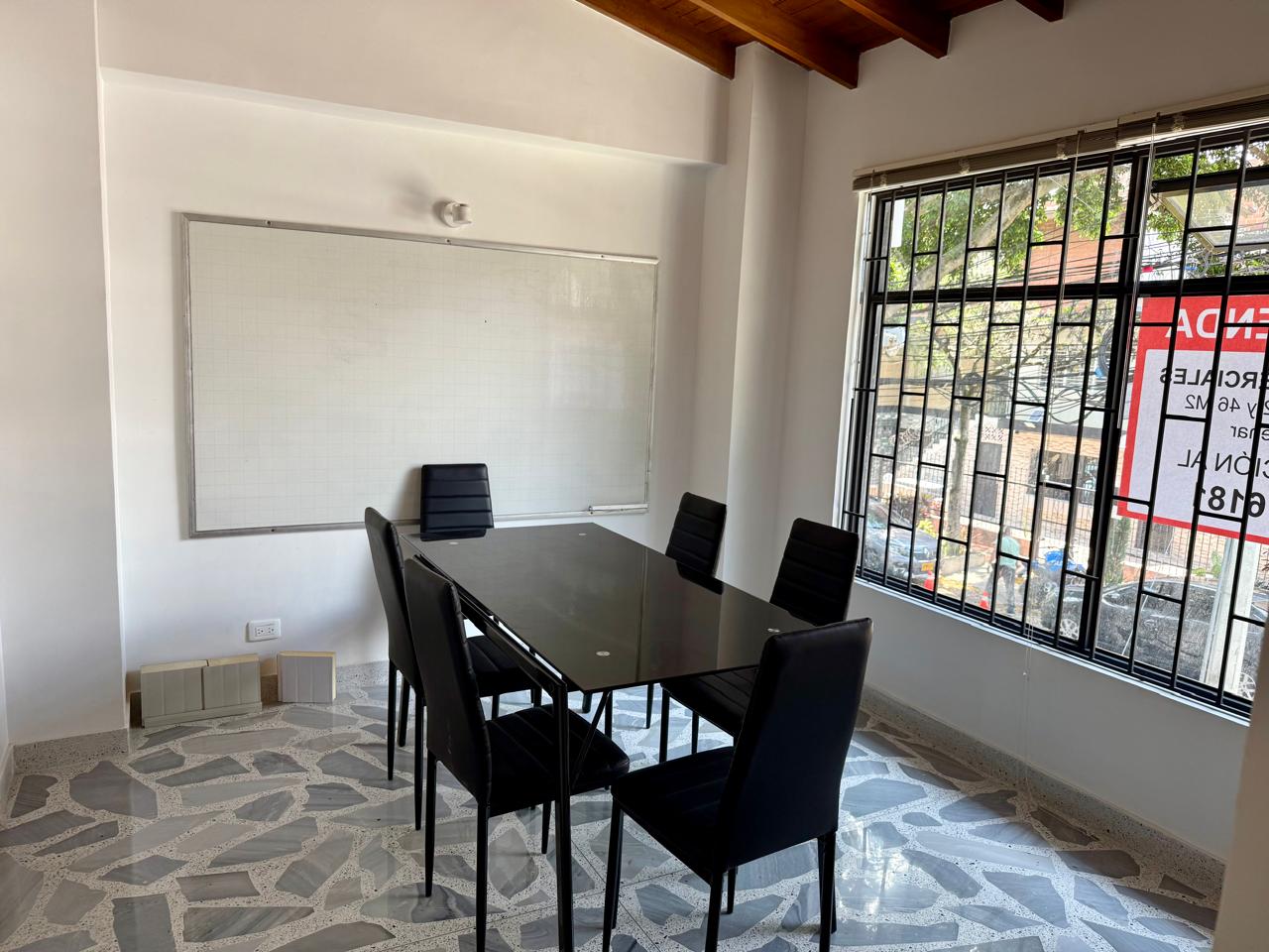 Se Arrienda Local Comercial En Suramericana