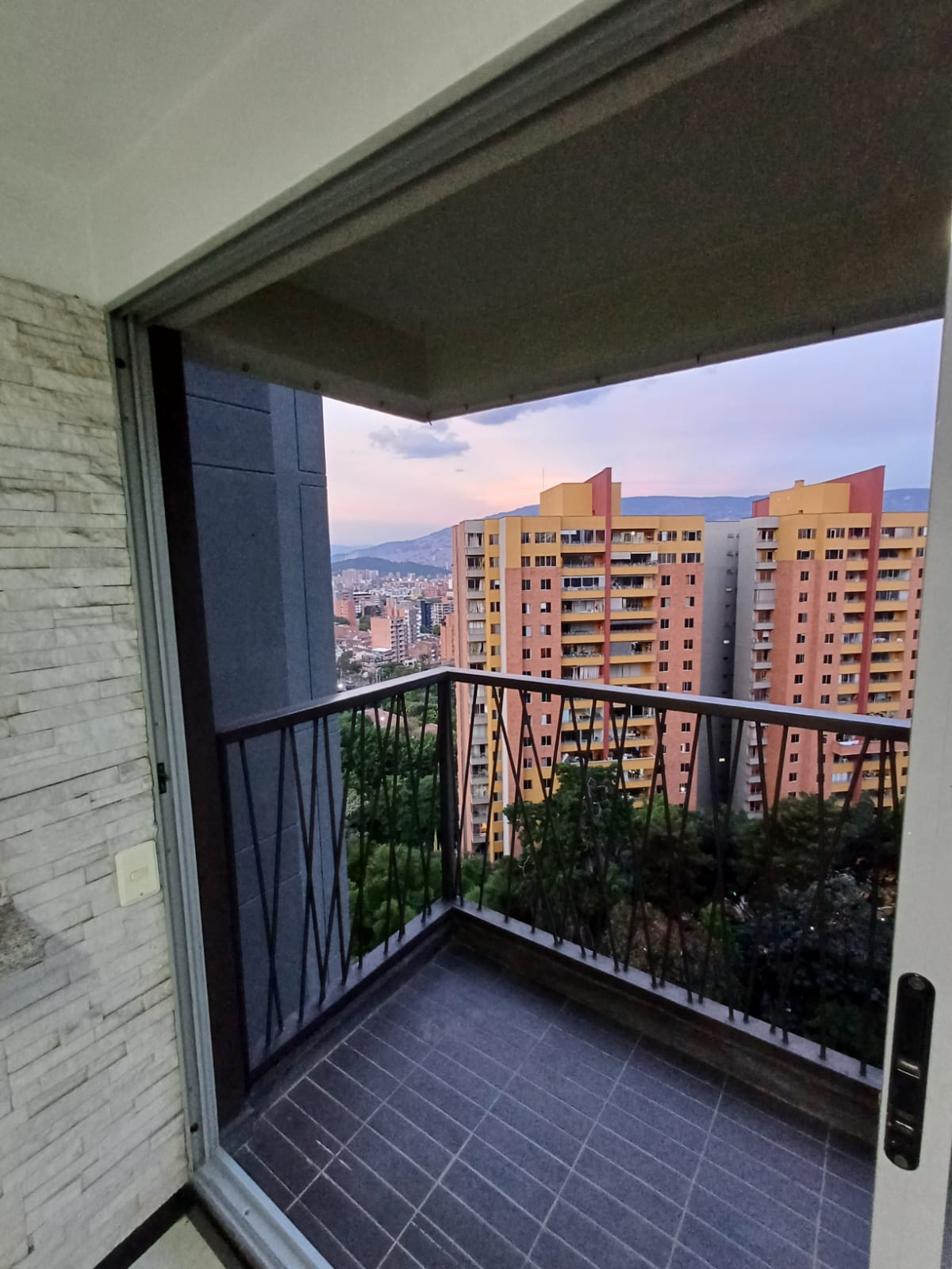 Apartamento con Vista Panorámica para Arriendo en La Castellana