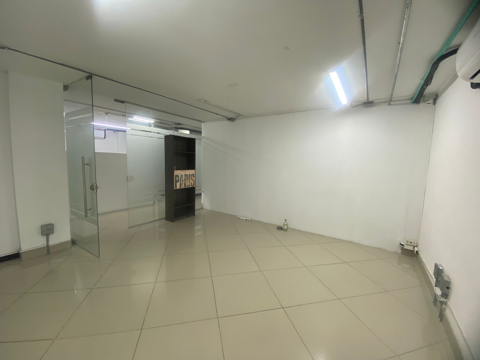 Amplia Oficina para Arriendo en Suramericana, Medellín