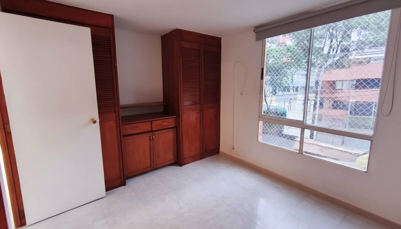 Se Arrienda Apartamento en la Loma de los Bernal, Medellín