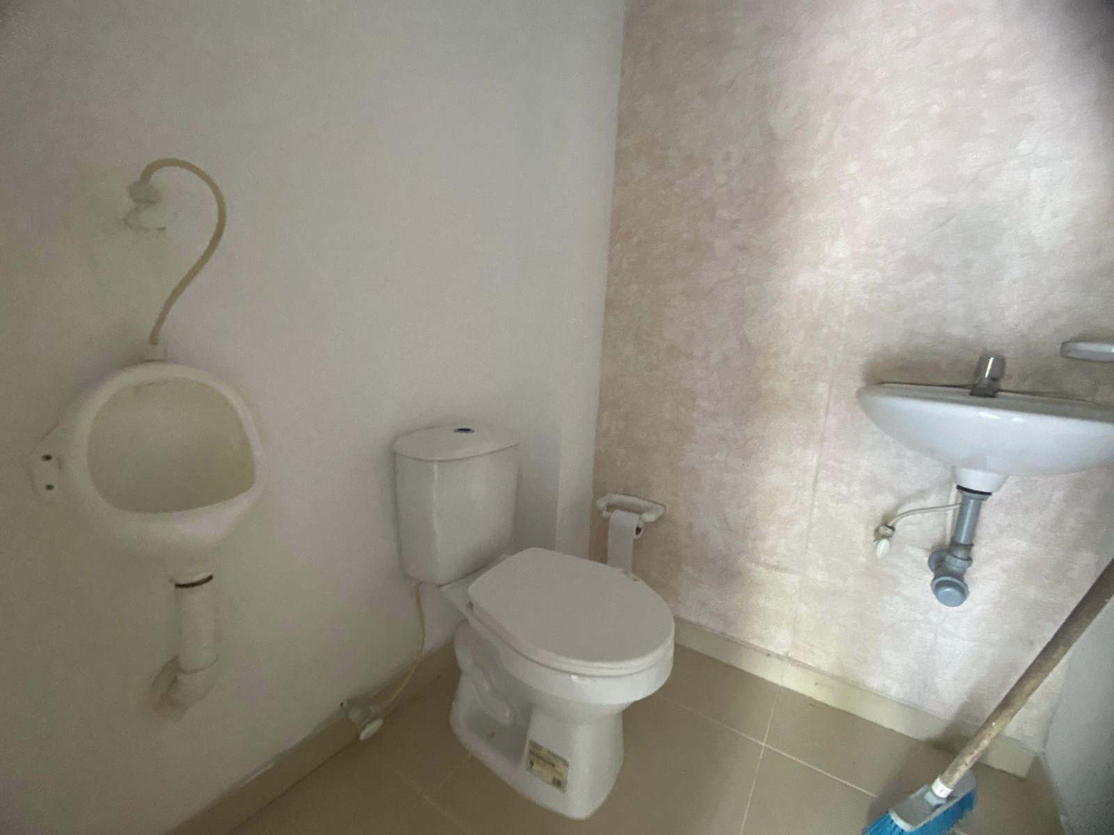 Local Comercial para Arriendo en Los Colores, Medellín