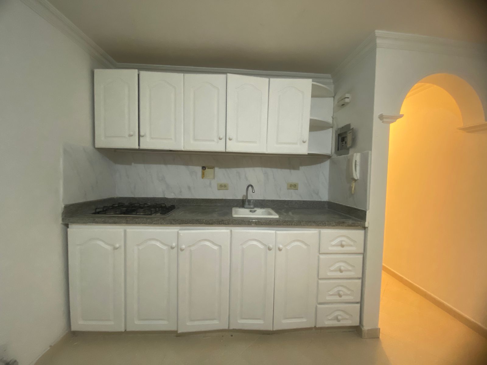 Comodo Apartaestudio para Arriendo en Barrio Cristobal, Medellín