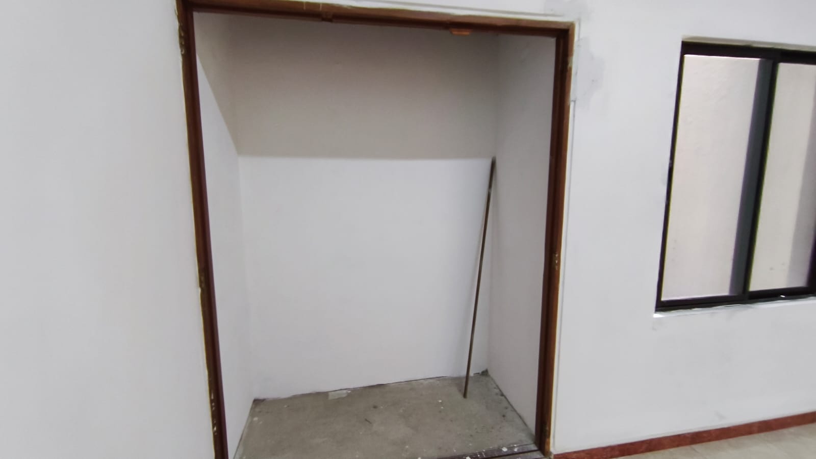 Se Arrienda Casa Comercial En El Velodromo; Medellin