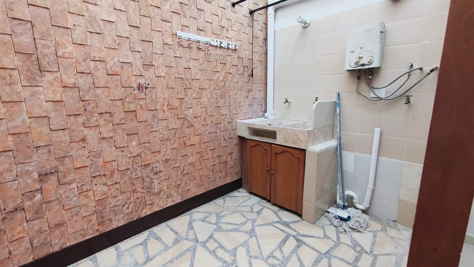 Se Arrienda Casa en Primer Piso en la Castellana, Medellín
