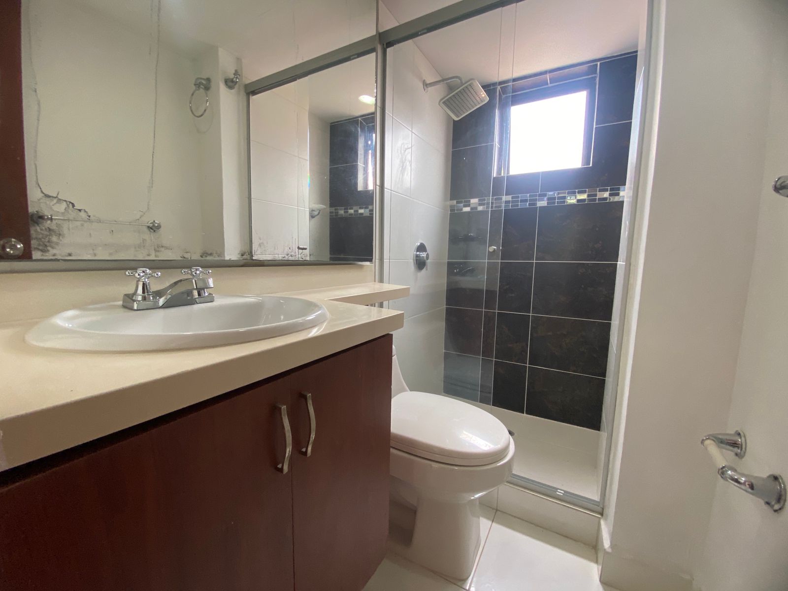 Moderno Apartamento para Arriendo en San Diego, Medellín