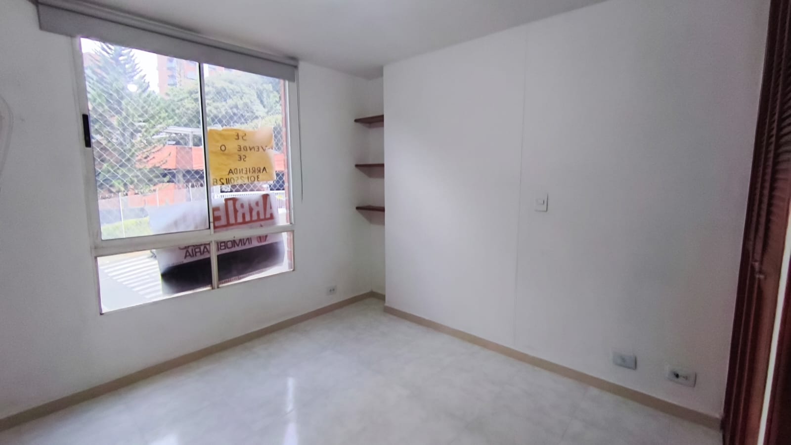 Se Arrienda Apartamento en la Loma de los Bernal, Medellín
