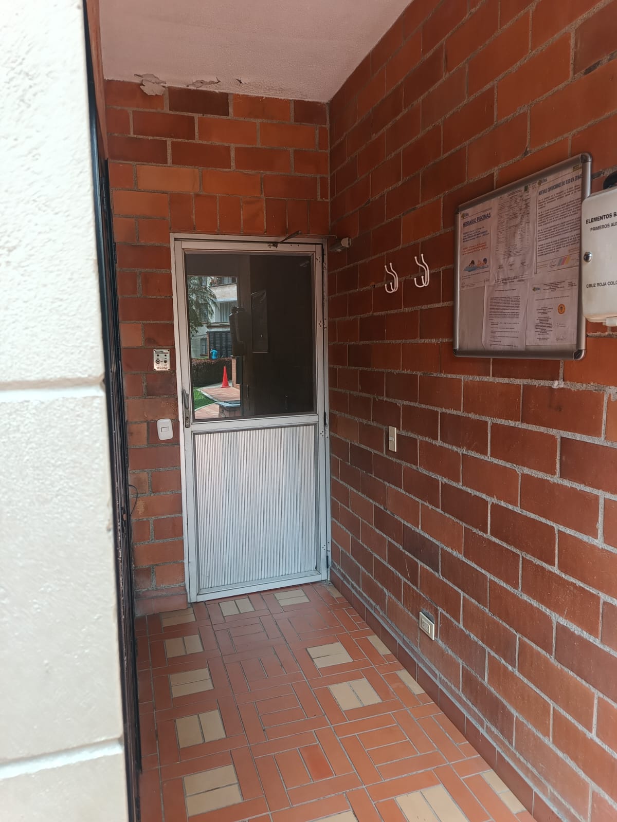 Se Arrienda Apartamento en la Loma de los Bernal, Medelín