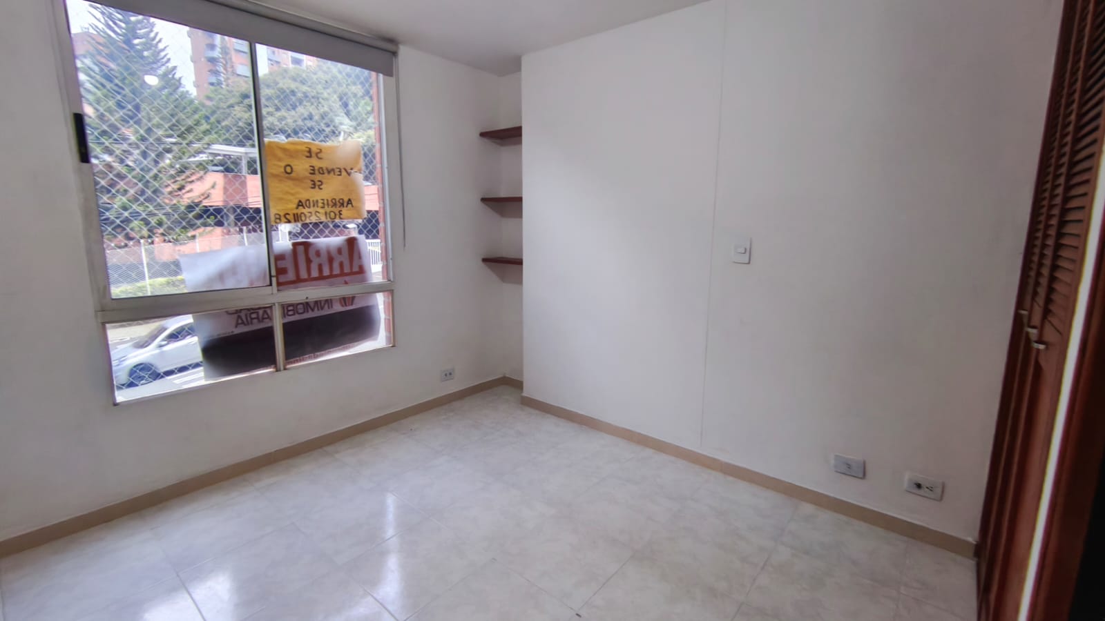 Se Arrienda Apartamento en la Loma de los Bernal, Medellín