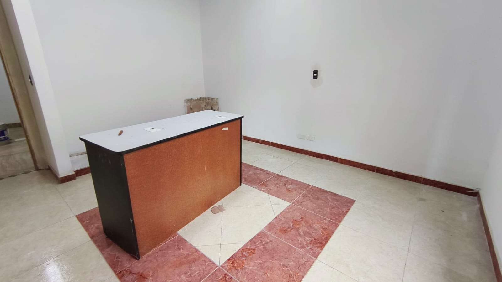 Se Arrienda Casa Comercial En El Velodromo; Medellin