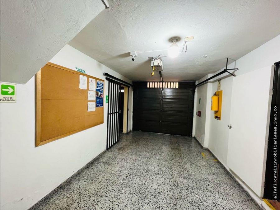 Se Vende Edificio De Cuatro Niveles En Laureles, Medellín