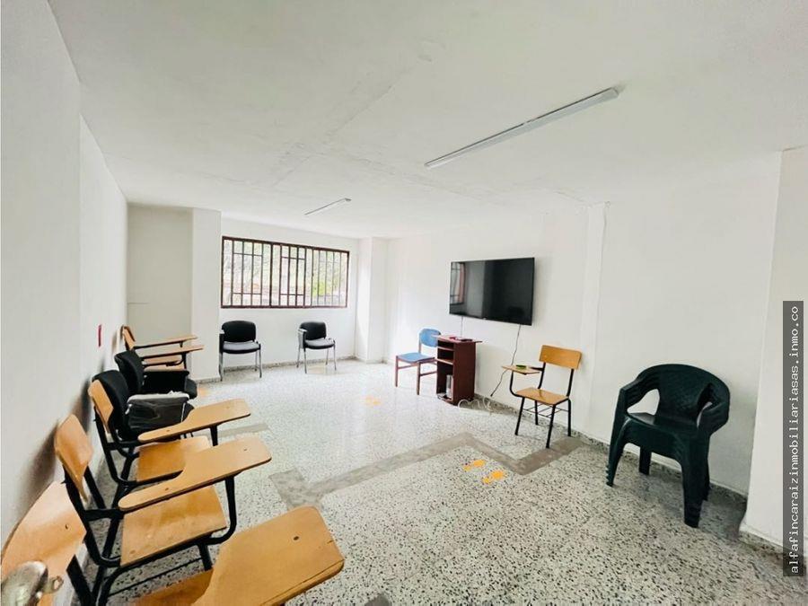 Se Vende Edificio De Cuatro Niveles En Laureles, Medellín