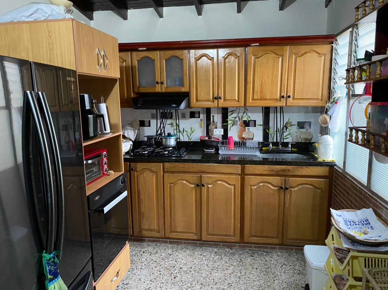 Se vende Casa Bifamiliar en los Colores Medellin