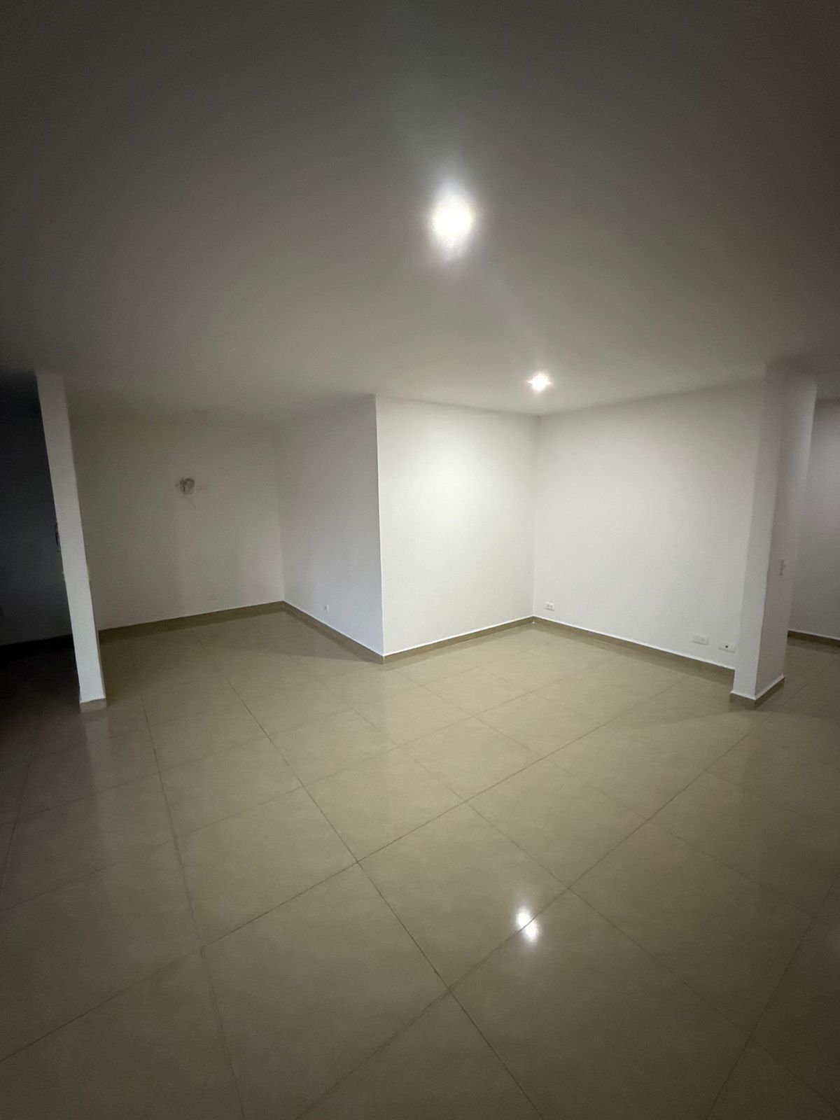 Se Arrienda Apartamento En La Castellana, Medellín