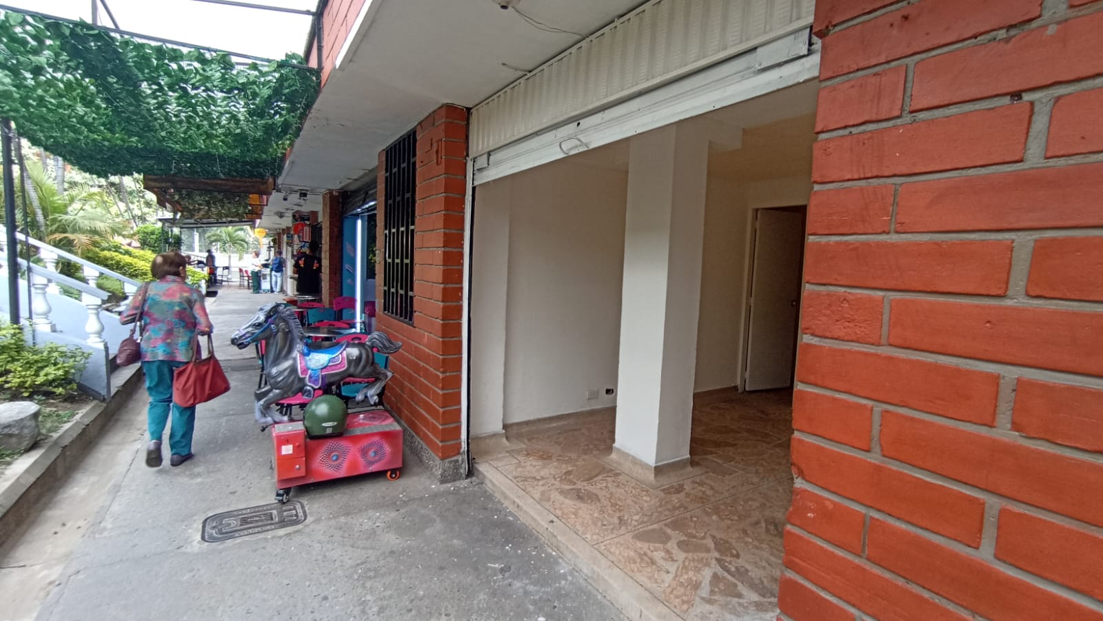 Se Arrienda Local En Robledo Villa Flora, Medellin